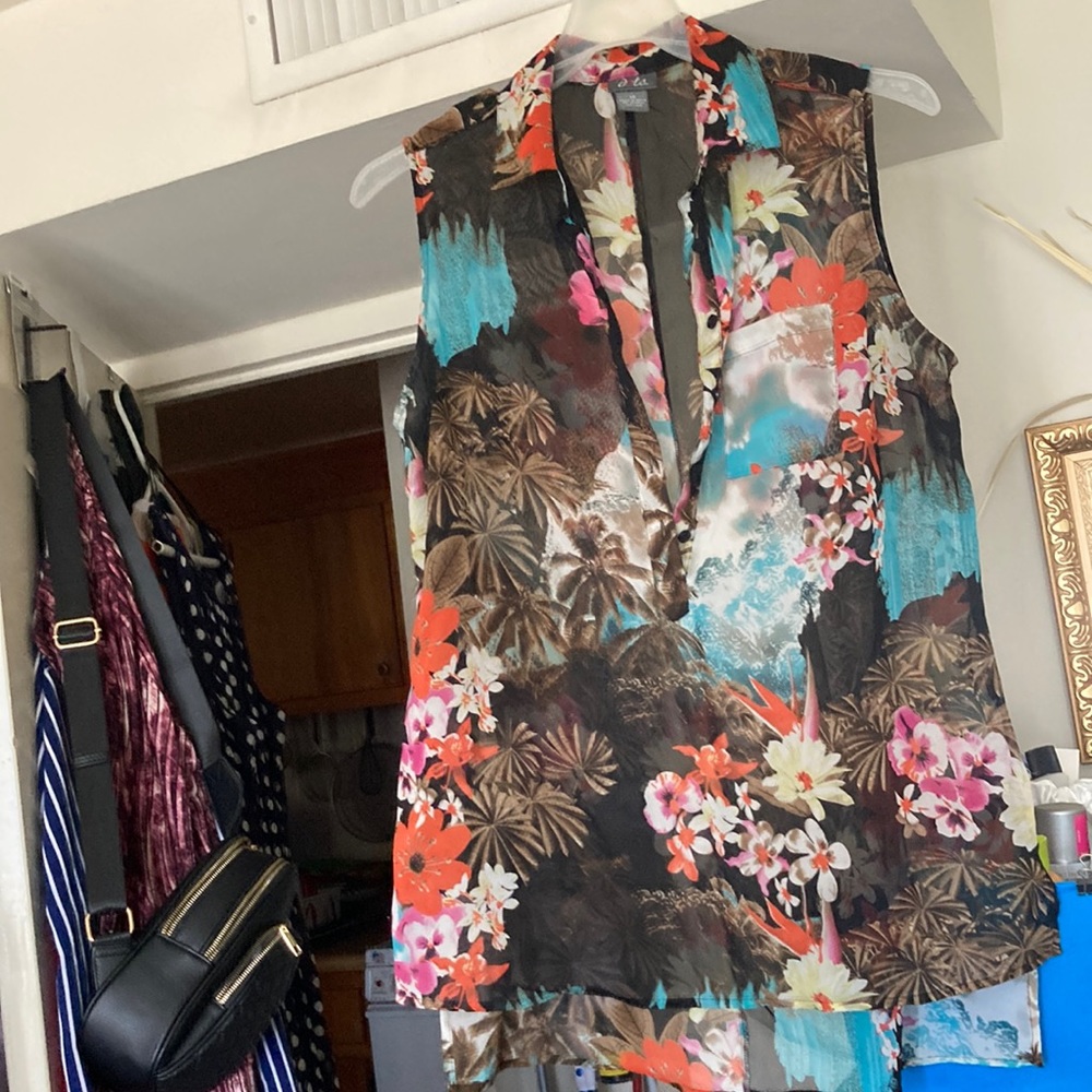 Women’s sheer blouse flower print